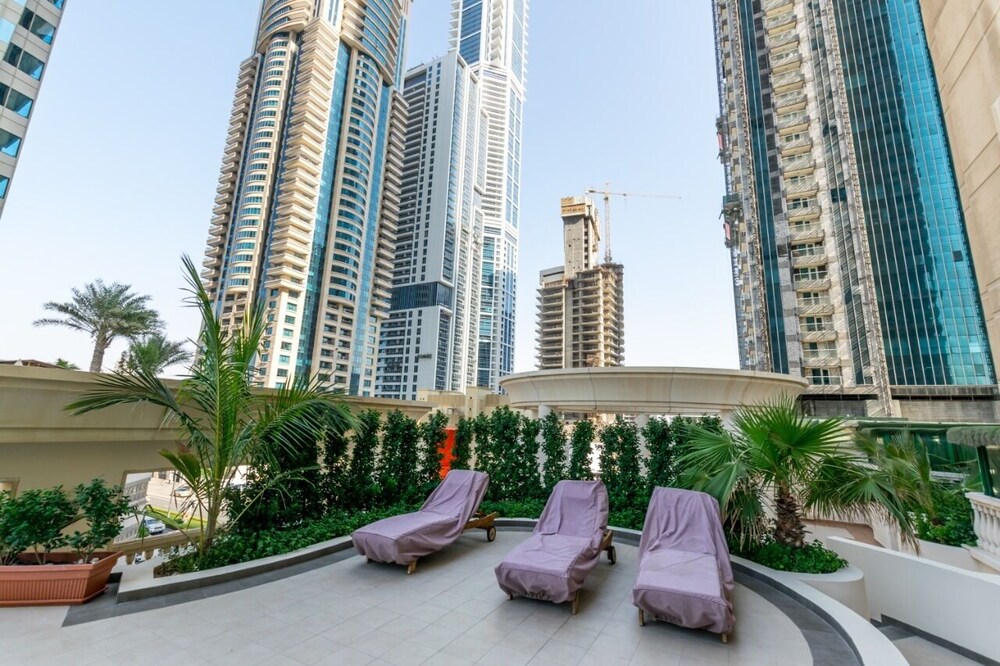 Marina Crown Tower