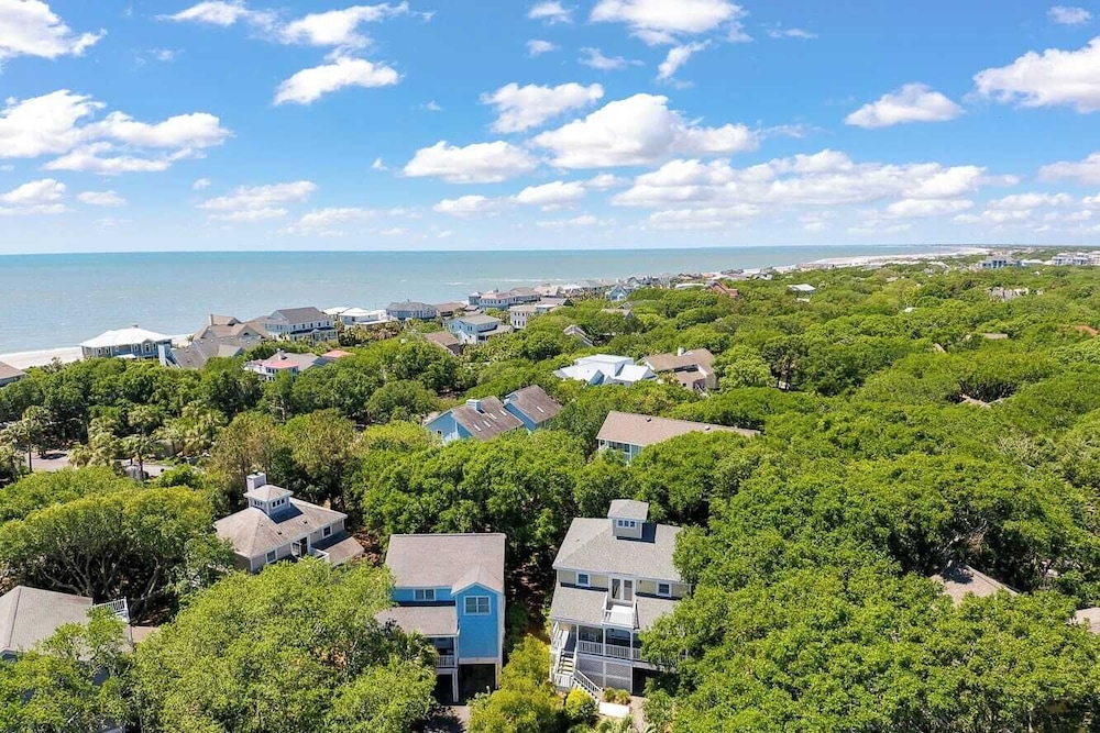 Steps to Beach & Pool Screened Porch Pelican Bay 45 at Wild Dunes Resort