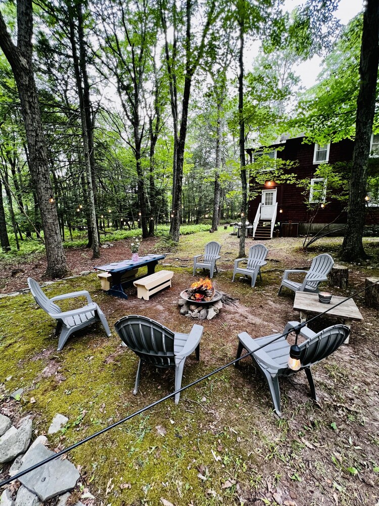 Fernwood Cottage A Poconos Retreat view 4