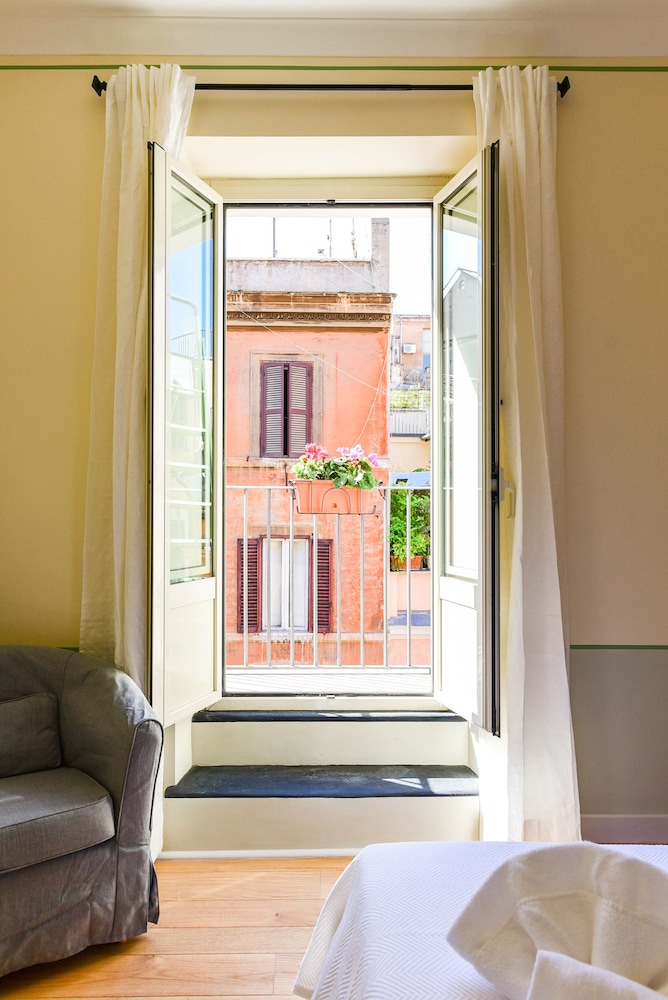 Monti Apartment