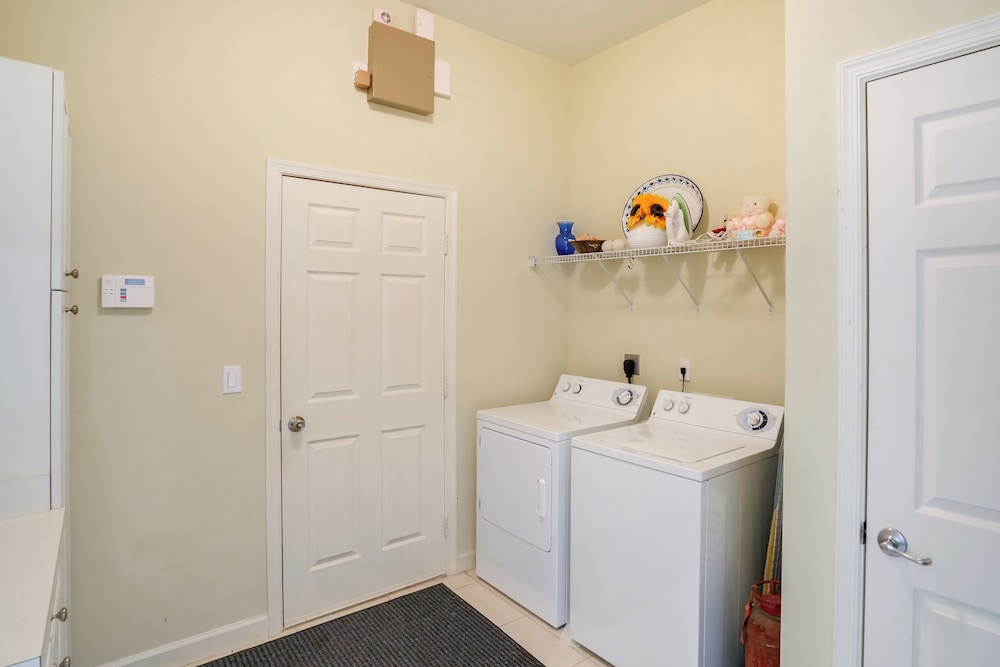 Swim & Golf: Family Home 2 Mi to Clover Park!
