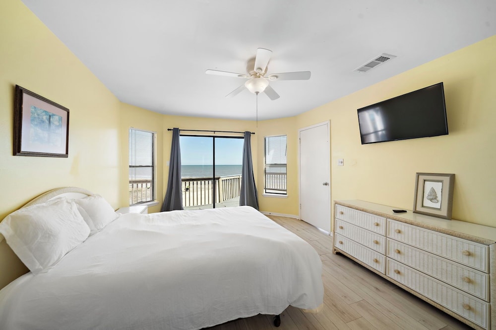Pirates Beach Retreat by Ryson Vacation Rentals