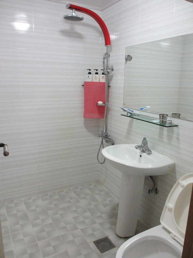 Moiri Guesthouse - Hostel