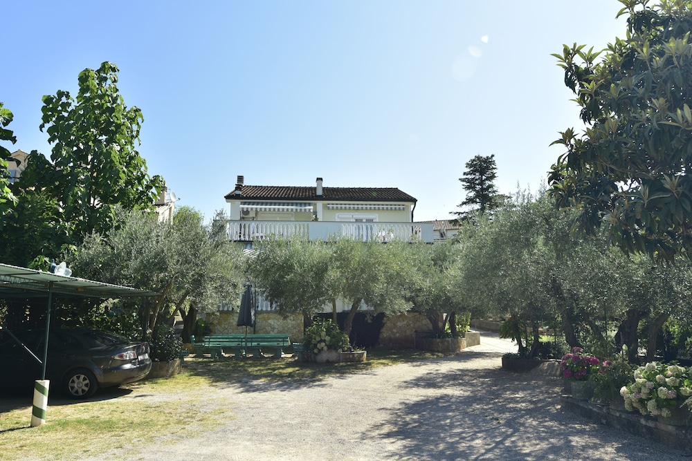 Photo 13