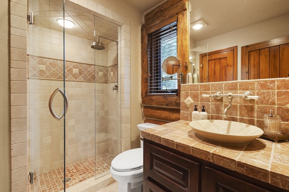 Wildwood Ridge 5 Bedroom Home