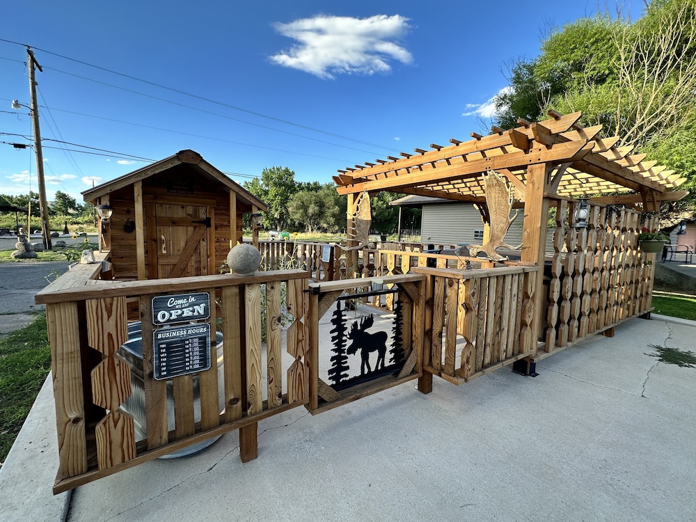 Moosehead Lodge & Cabins
