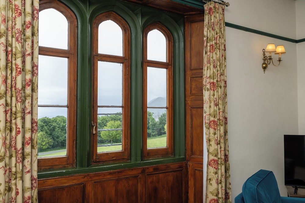 Watermouth Castle, Penn-curzon Apartment