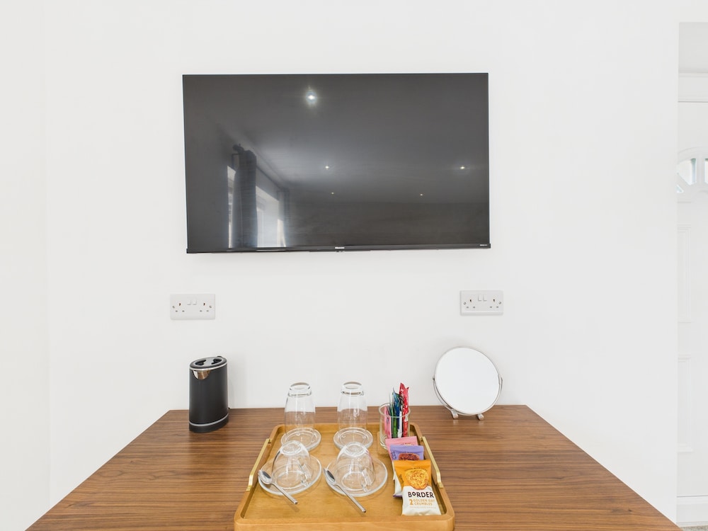 Room-modern Guest Room in West Midlands