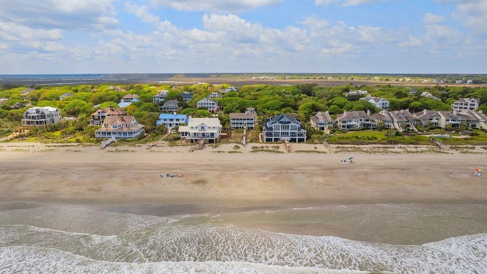 Huge Oceanfront Home With Full Golf Membership 8 Bedroom Home by Peace Vacations view 3