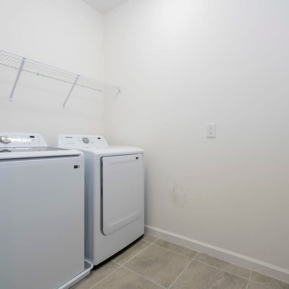 6152 Fantastic Spacious Home for Your Family
