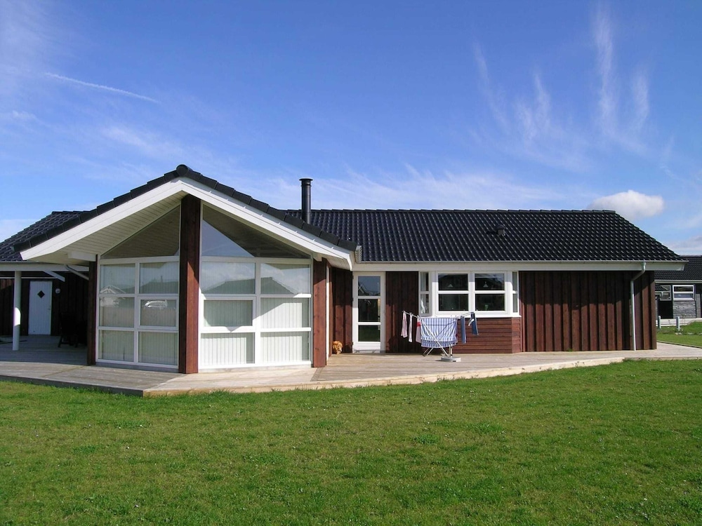 Luxurious Retreat With Spa and Sauna-by Traum view 3
