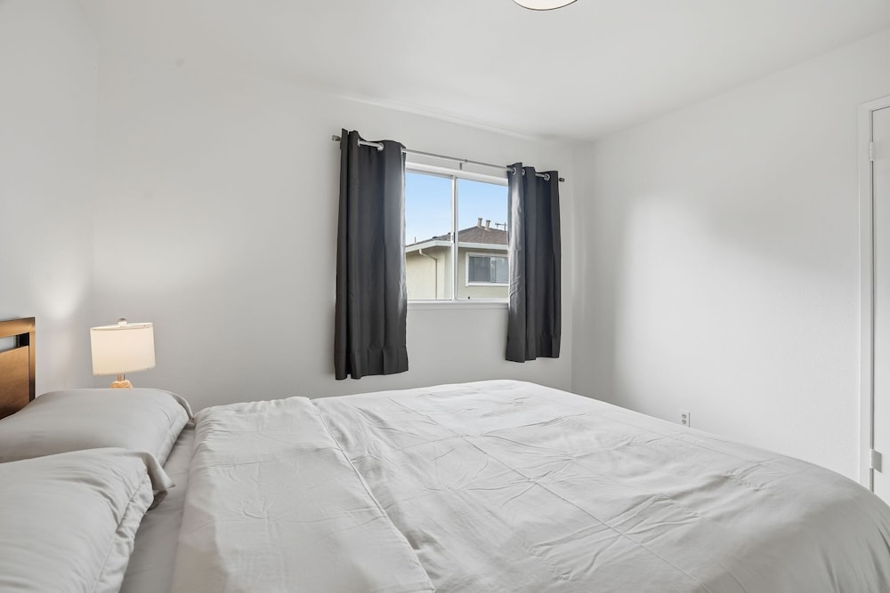 Modern 2br Unit W/ Covered Parking In Santa Clara 2 Bedroom Apts