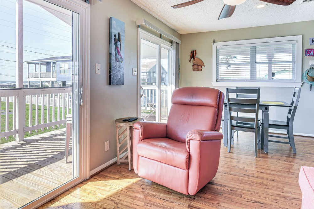 Walk to Beach: Galveston Home w/ Patio & Balcony!