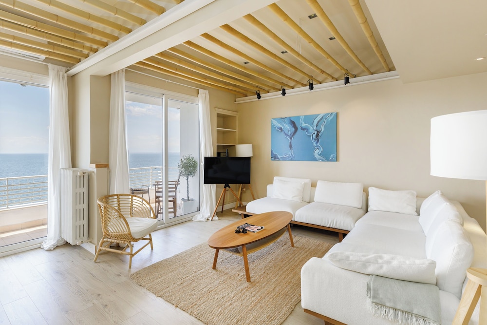 Infinity & Beyond seafront apartments