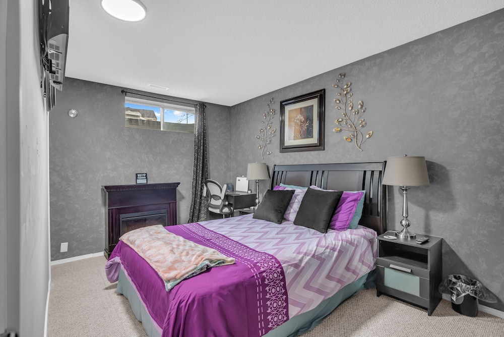 33 Executive Home A C Airport