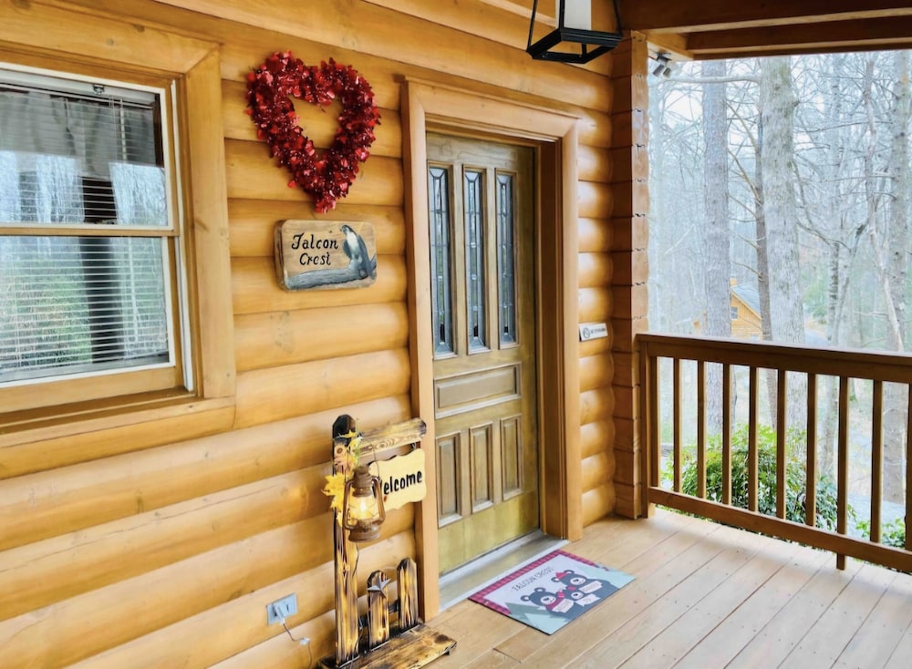 Falcon Crest 1 Bedroom Cabin