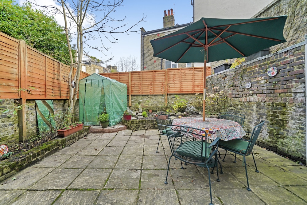 outdoor bbq area