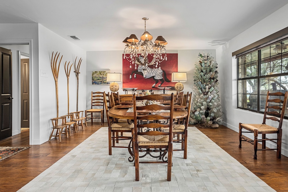 5BR Luxury Home w/ Pool & Wrap-around Porch