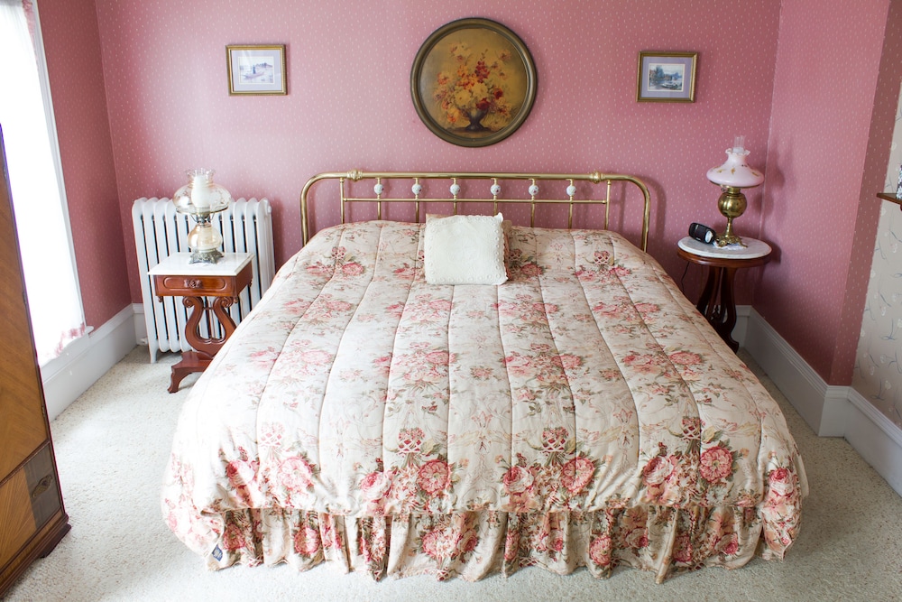 Hudson Manor Bed and Breakfast