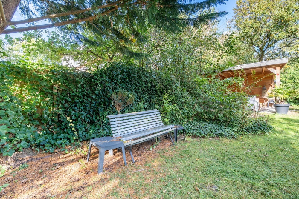 Tastefully Furnished Bungalow for 6 People With Lots of Privacy