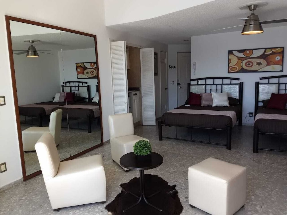 Select Suite Acapulco Twin Towers
