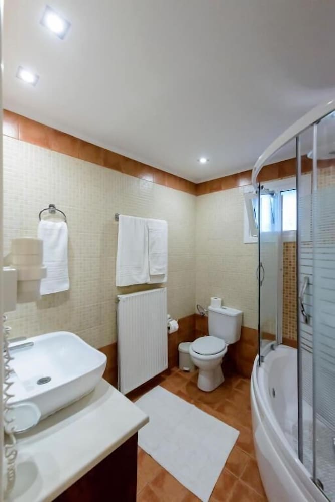 Villa Maxim with Private Pool & Tennis Court