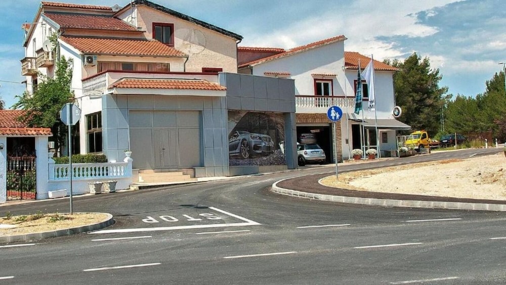Photo 15