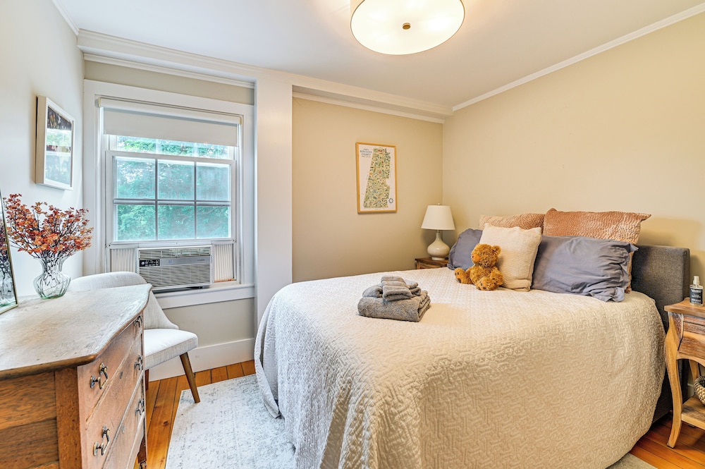 1 Mi to Vineyard: Serene Berkshires Country Escape