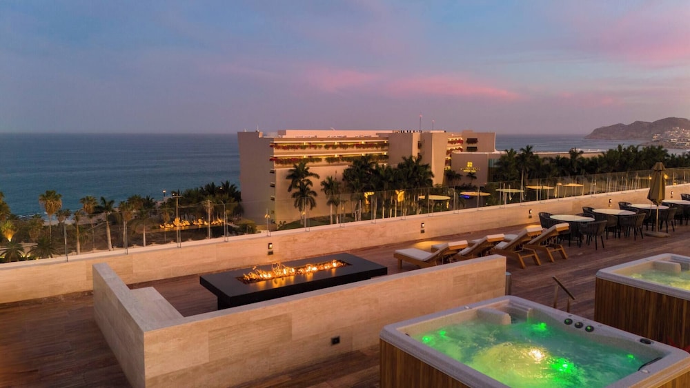 Family Friendly APT 17 Ocean View, 3br, 6 pax