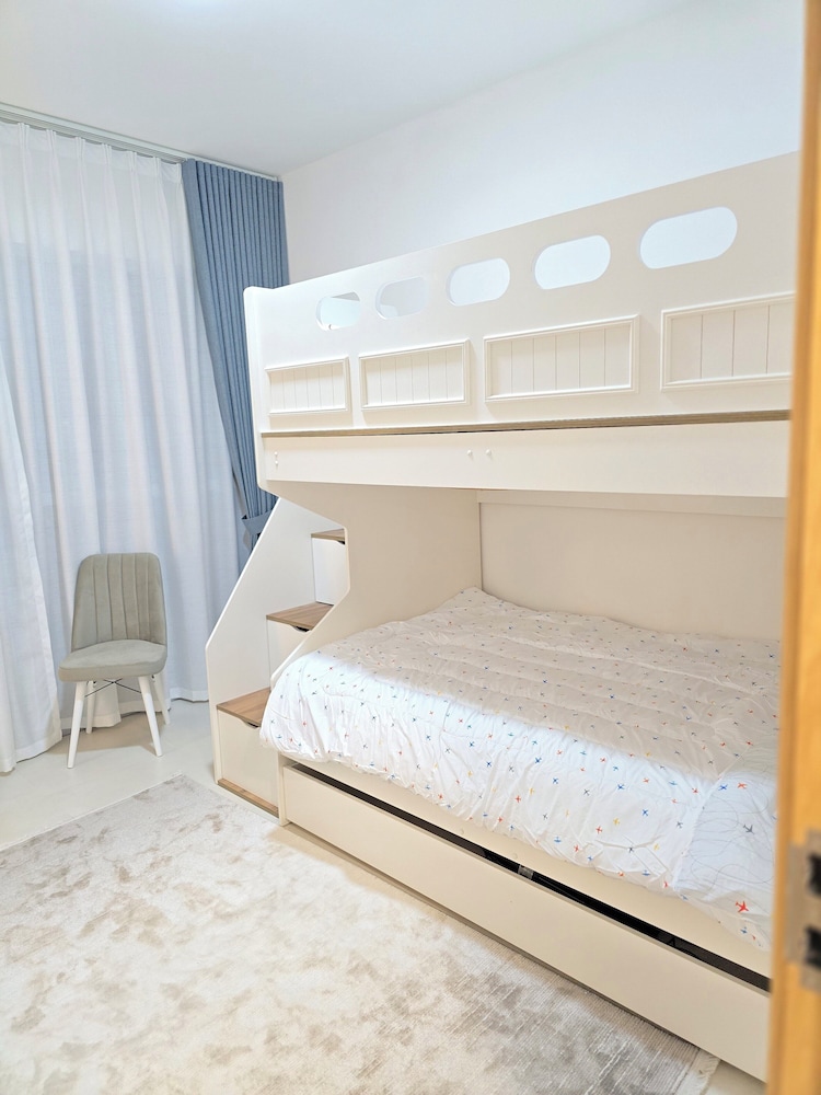 LUXURY BOULEVARD 2BHK