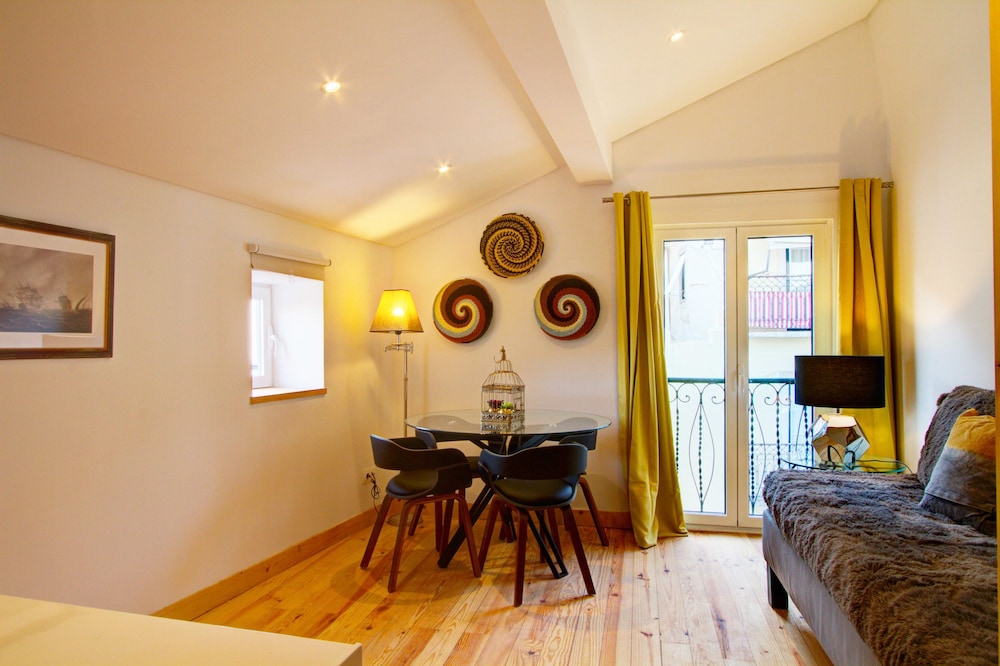 A new Studio Apartment With Amazing Views of the River Tagus