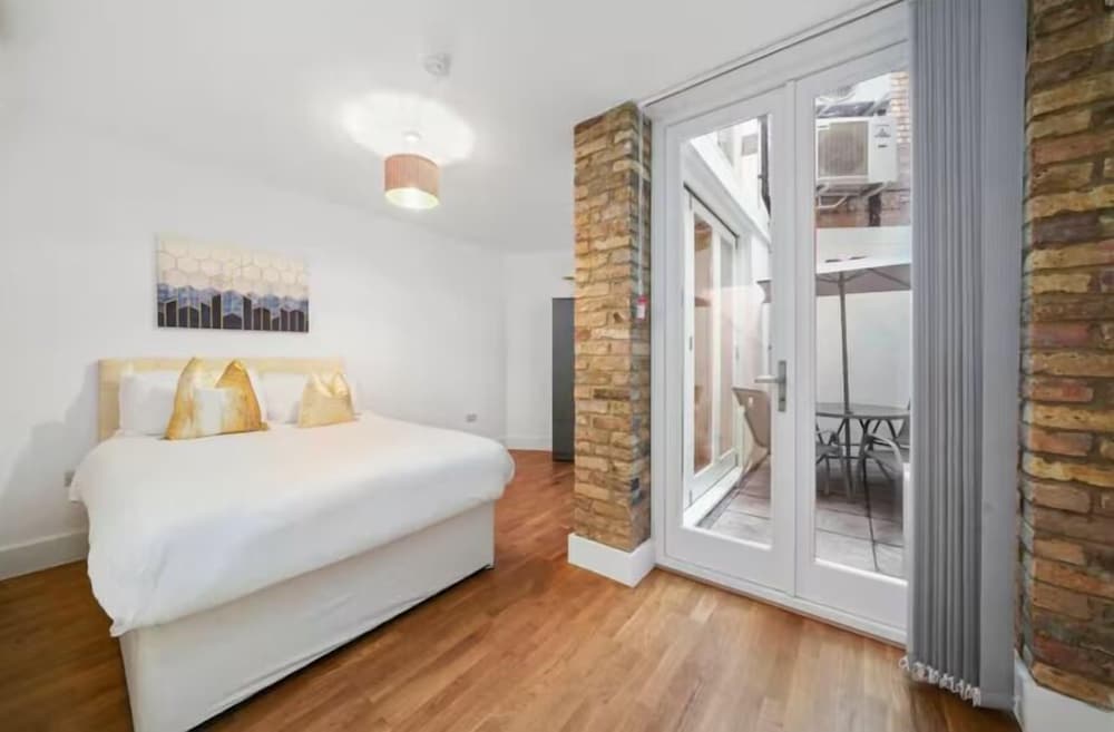 Flat 1 Victoria Grove