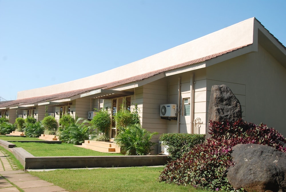 Manas Resort with Petting Zoo