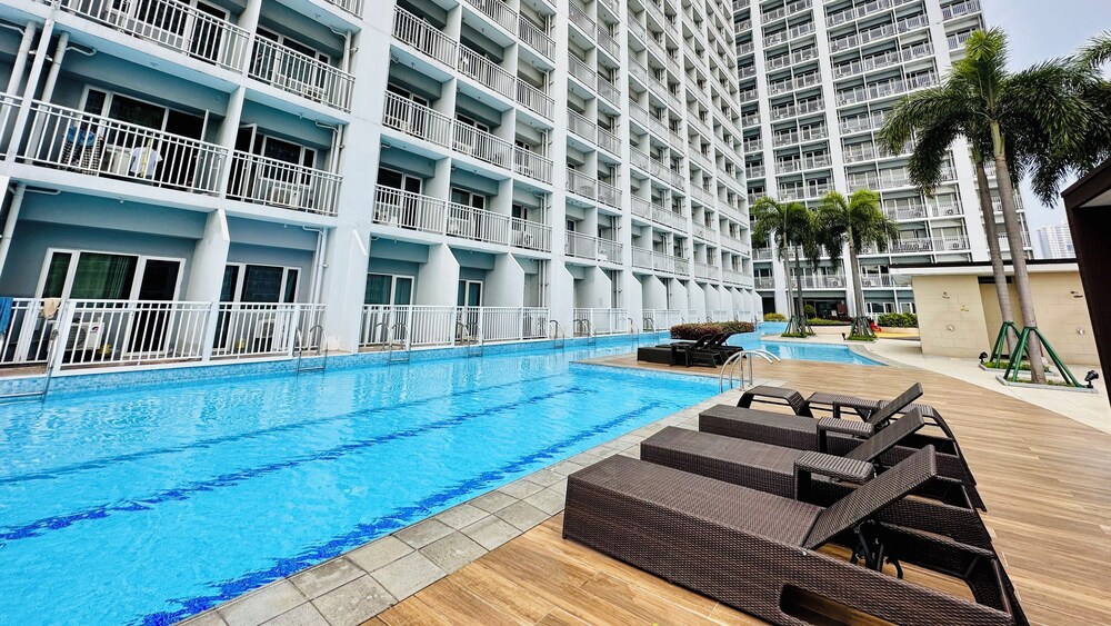 SMDC Breeze Residences Pasay