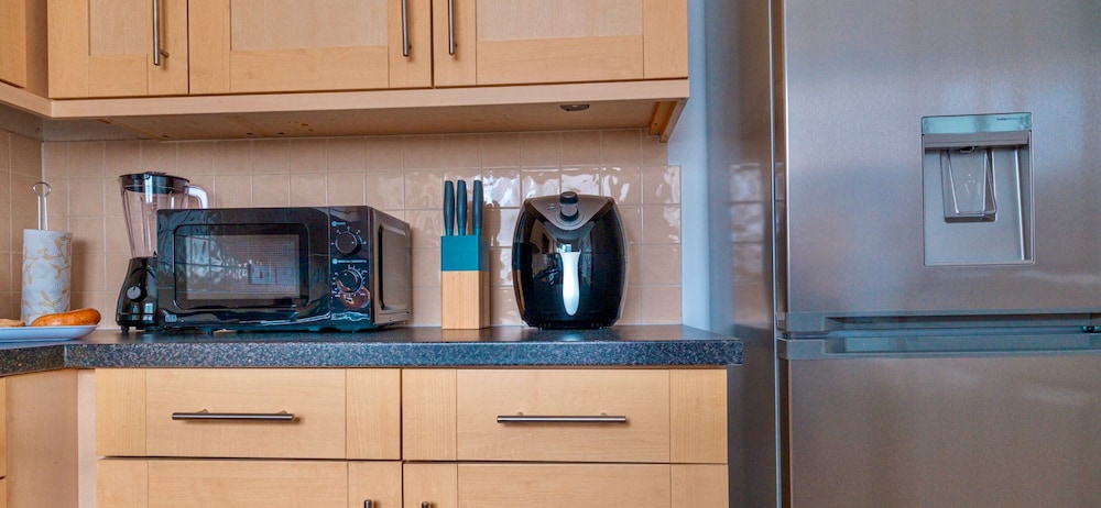 Cosy Home-sleeps 5- Private Garden- Free Parking