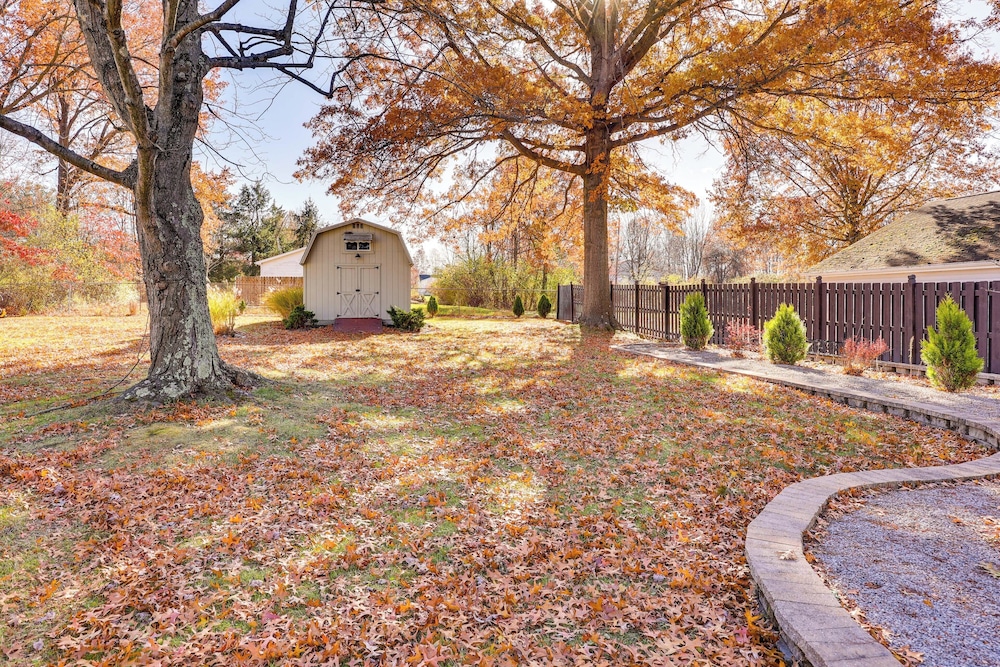 Quiet Home Base in the Heart of Boardman!