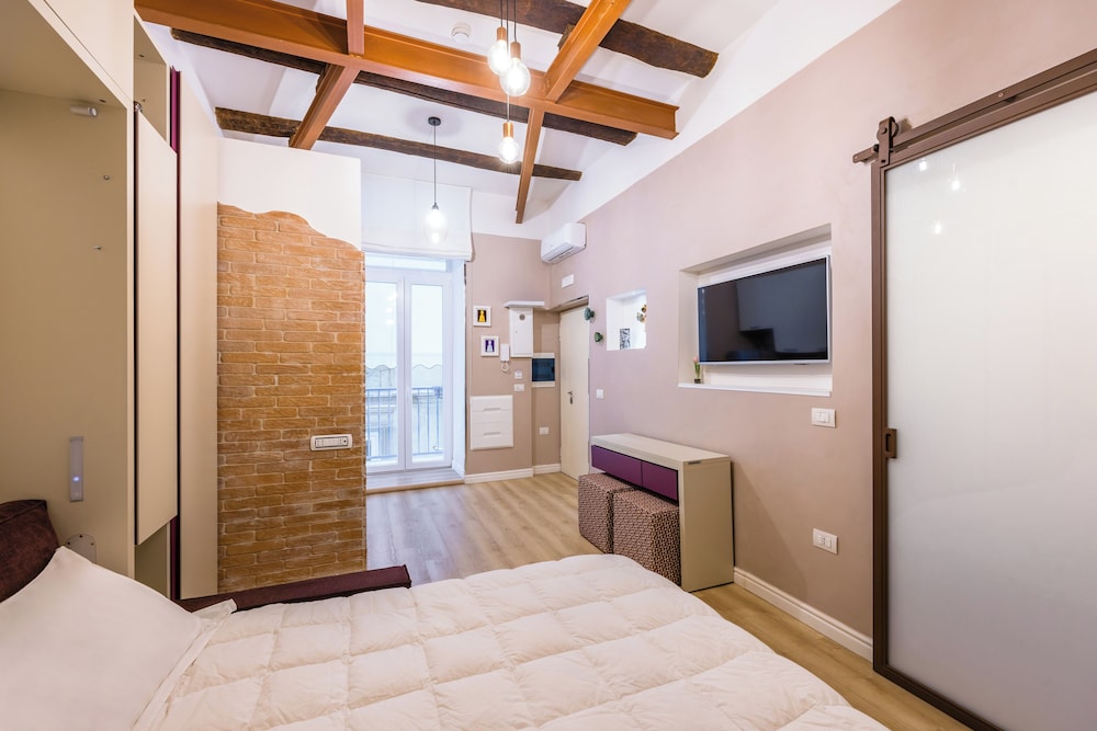 Toledo Warm Renovated Studio