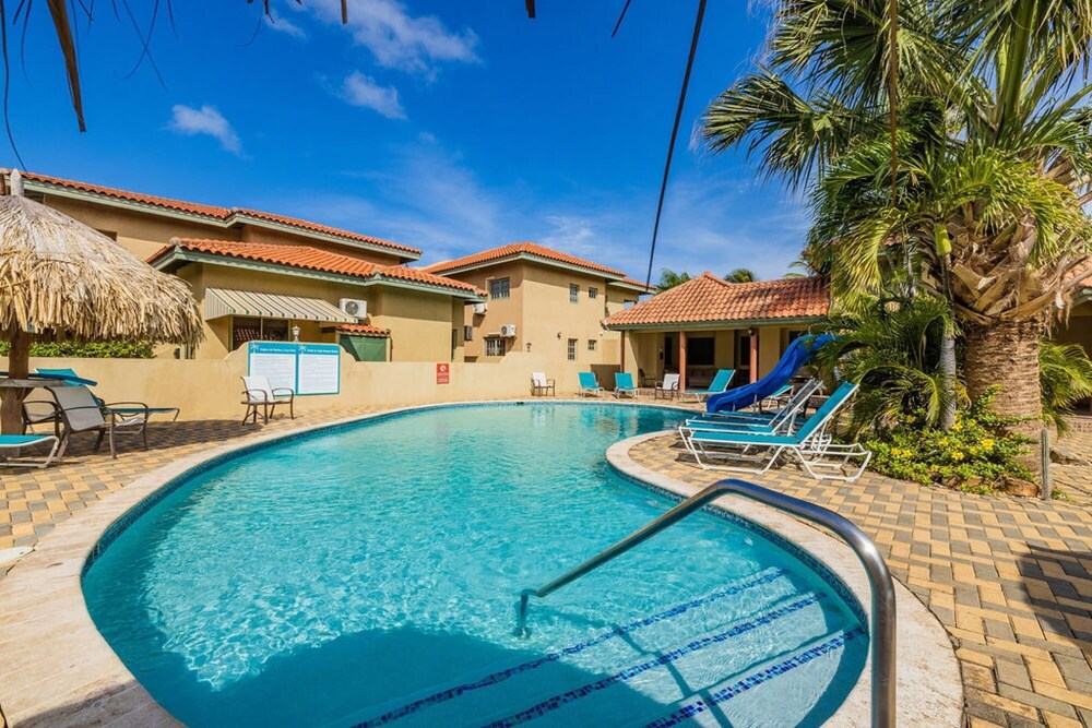 Tranquil 2BR 2BA in Gated Community Great Location