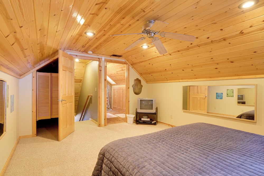 5 Mi to Dodge Ridge: Cabin in Strawberry