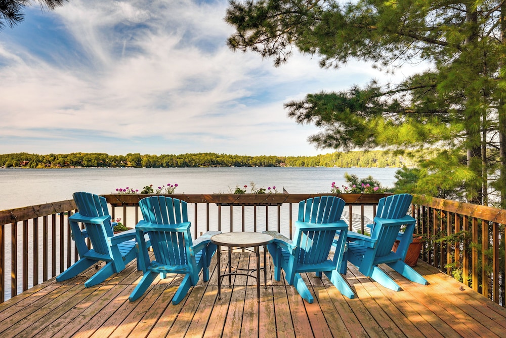 Lake Tomahawk Summer Oasis w/ Deck!