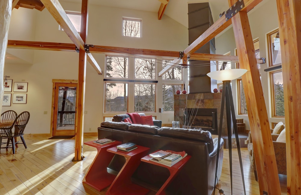 11 Stormwatch Circle 4br 3.5ba 4 Bedroom Home