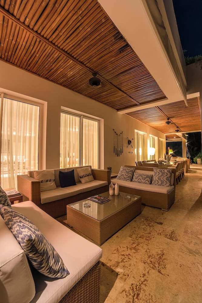 Hacienda B-03