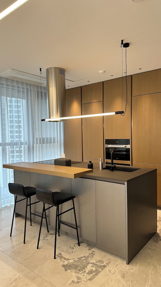 Caelum Black Gangnam Luxury Apt
