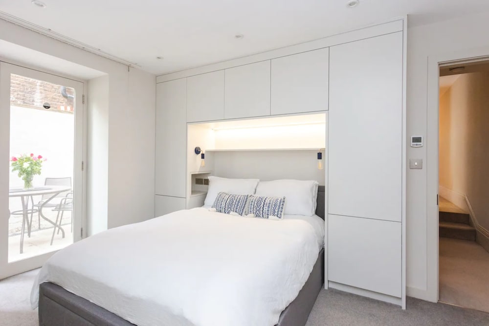 Modern 2 Bedroom Apartment Near Gloucester Road