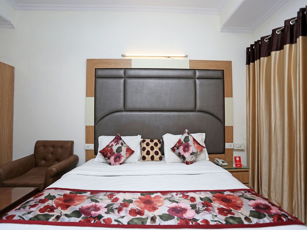 OYO 1879 Hotel Imperial Inn