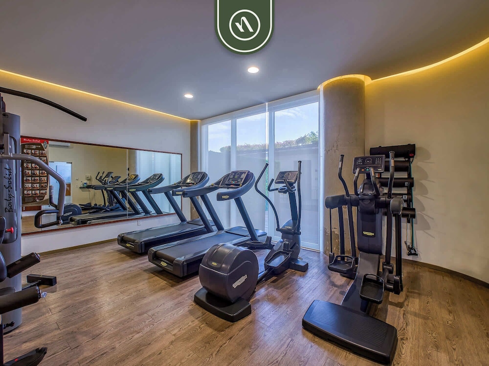 Centric 2BR Condo- Balcony - Rooftop Pool