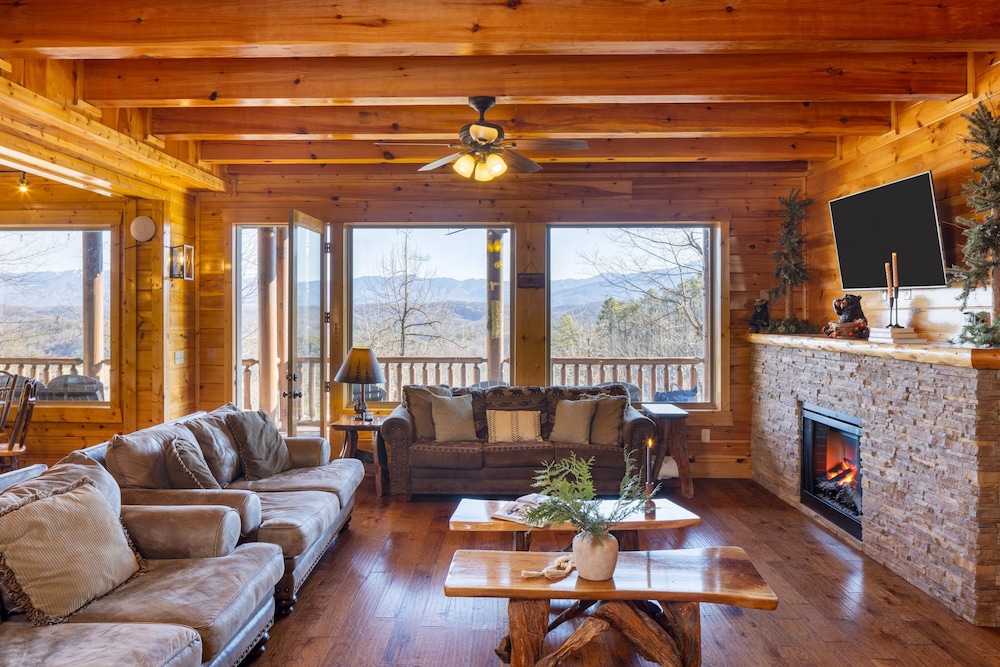 100 Guests Blackthorn Sister Smokies Homes Luxury Mountain Retreat