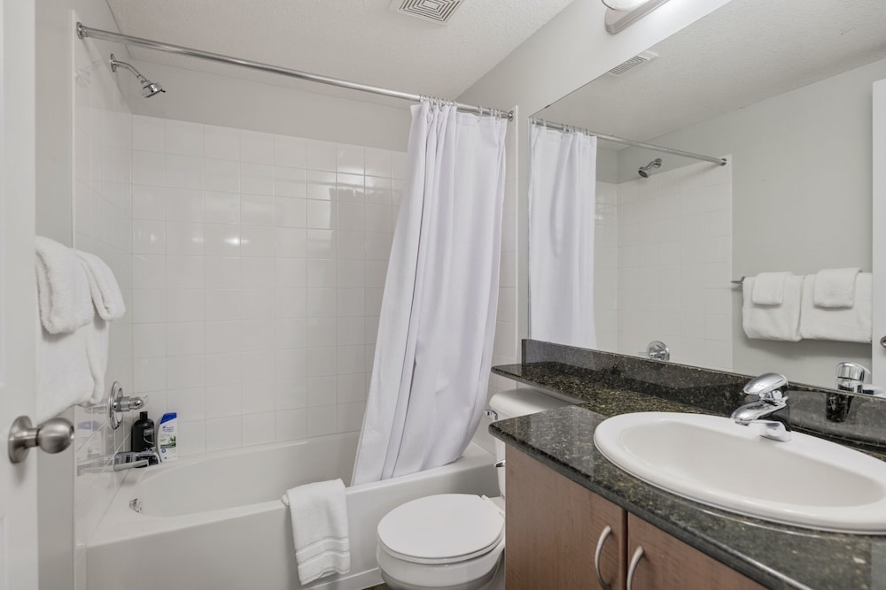 AMAZING 3Br Condo | Heated Pool & Hot Tub | Hm Theatre | Fire Table | Pool Table view 4