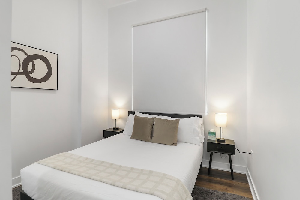 Stylish 4BR Stay - State rep