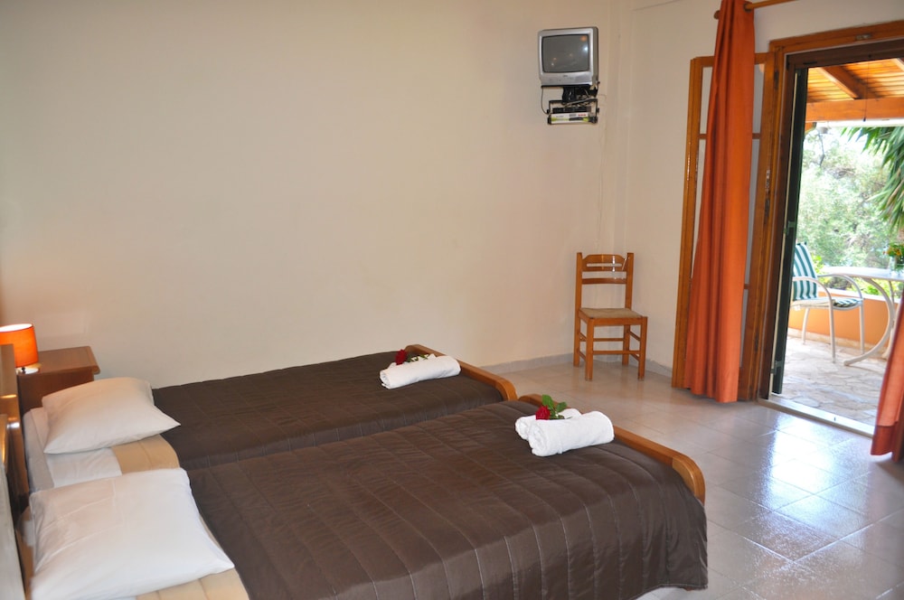 Apartments Papadatos Near Pelekas Beach, Corfu photo 3